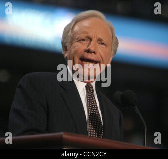 29. Juli 2004; Boston, MA, USA; Senator JOE LIEBERMAN bei der Democratic National Convention 2004 statt im Fleet Center. Stockfoto