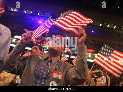 29. Juli 2004; Boston, MA, USA; Delegierten der Democratic National Convention 2004 abgehaltenen Fleet Center. Stockfoto