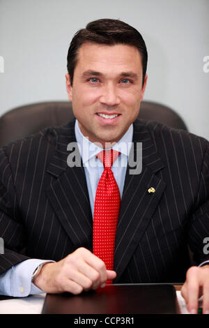 21. Oktober 2010 - Brooklyn, New York, USA - neu gewählte House New York Mitglied MICHAEL GRIMM im Bay Ridge Abschnitt von Brooklyn.  Kongressabgeordnete Elect Grimm, 40, ein Republikaner, wird New York 13. Kongreßbezirk, über Staten Island und Brooklyn Teil darstellen. (Kredit-Bild: © Angel Chev Stockfoto