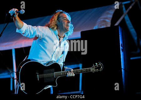 23. Oktober 2010 - Round Rock, Texas, durchführt Vereinigte Staaten von Amerika - Collective Soul während Live am Ballpark Music Festival im Dell Diamond in Round Rock, Texas. (Kredit-Bild: © Jerome Miron/Southcreek Global/ZUMApress.com) Stockfoto