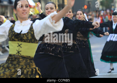 Parade-Besucher genießen die hispanischen Day Parade entlang der Fifth Avenue in Manhattan. Bildnachweis: Mariela Lombard/ZUMA Press. Stockfoto