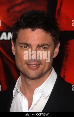 11. Oktober 2010 - statt Hollywood, Kalifornien, USA - Karl Urban während der Premiere des neuen Films von Summit Entertainment rot im Grauman Chinese Theatre, am 11. Oktober 2010, in Los Angeles... 2010.K66539MGE (Kredit-Bild: © Michael Germana/Globe Photos/ZUMApress.com) Stockfoto