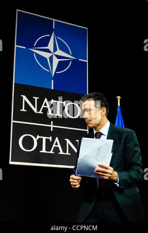 11. Oktober 2010 - BXL, Brüssel, Belgien - NATO-Generalsekretär, gibt Dänisch, Anders Fogh Rasmussen eine Pressekonferenz am Nato-Allianz-zentrale, die Brüssel, Belgien am 2010-10-11 NATO-Minister in dieser Woche Änderungen im Leitbild des Bündnisses eine Kluft zwischen t überbrücken prüfen wird Stockfoto