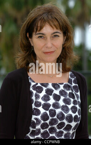 FIONA DOLMAN im Majestic Hotel Cannes für "BARNABY" Photocall - MIPCOM 2010. Stockfoto