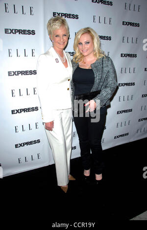 7. Oktober 2010 - Los Angeles, Kalifornien, USA - CINDY MCCAIN, MEGHAN MCCAIN Teilnahme an der ELLE und ausdrückliche Ãƒâ €™ 25 am 25Ãƒâ€ œ Event Held im Palihouse In West Hollywood, Kalifornien am 7. Oktober 2010. 2010... K66518LONG. (Bild Kredit: Â © D. Long/Globe Photos/ZUMApress.com) Stockfoto