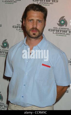 14. August 2003 - Hollywood, Kalifornien, USA - I7865CHW -. GLOBAL GAMING LEAGUE OFFIZIELLE LAUNCH-PARTY -. IVAR, HOLLYWOOD, CA - .08/14/2003 -.   / / 2003 -. JASON PRIESTLEY(Credit Image: © Clinton Wallace/Globe Photos/ZUMAPRESS.com) Stockfoto