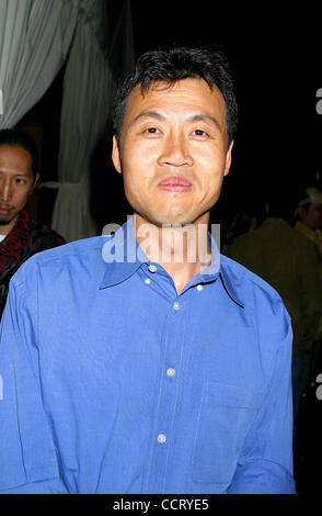 27. August 2003 - Hollywood, Kalifornien, USA - I7914CHW-. * EXCLUSIVE * KERRY LIU PARTY für ihren Film ROBOT WARS - wickeln. BARFLY, WEST HOLLYWOOD, CA-.08/26/2003-.   / / 2003.YOUNG MAN KANG (Kredit-Bild: © Clinton Wallace/Globe Photos/ZUMAPRESS.com) Stockfoto