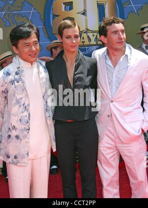 13. Juni 2004 - Hollywood, Kalifornien, US - K37637EG. AROUND THE WORLD IN 80 DAYS - LOS ANGELES PREMIERE, EL CAPITAN, HOLLYWOOD, CALIFORNIA.06/13/2004.  /E.G.I./ 2004.JACKIE CHAN, CECILE DE FRANCE UND STEVE COOGAN. (Kredit-Bild: © Ed Geller/Globe Photos/ZUMAPRESS.com) Stockfoto