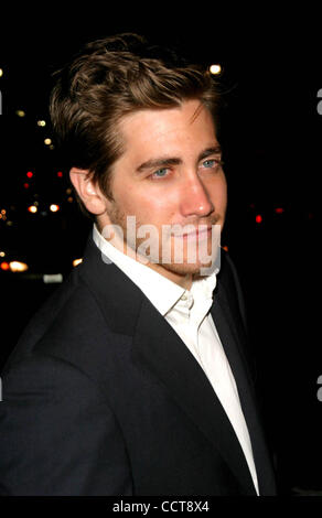 8. November 2004 - Hollywood, Kalifornien, US - K40162EG. KINSEY LOS ANGELES PREMIERE IM MANN VILLAGE THEATRE IN WESTWOOD, CALIFORNIA.11/08/2004.  /E.G.I./ 2004.JAKE GYLLENHAAL (Kredit-Bild: © Ed Geller/Globe Photos/ZUMAPRESS.com) Stockfoto