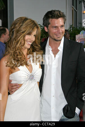 3. Mai 2004 - Hollywood, Kalifornien, US - K36954EG. VAN HELSING Weltpremiere im UNIVERSAL Amphitheater/UNIVERSAL STUDIOS HOLLYWOOD, UNIVERSAL Hollywood, CALIFORNIA.05/03/04.  /E.G.I./ 2004.KATE BECKINSALE UND LEN WISEMAN VERLOBTE. (Kredit-Bild: © Ed Geller/Globe Photos/ZUMAPRESS.com) Stockfoto