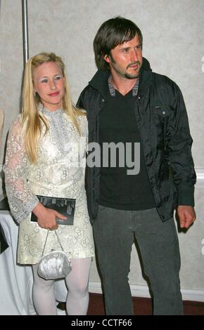 20. Mai 2004 - Hollywood, Kalifornien, US - K37231EG. ARQUETTE Familie erhält den ersten jährlichen '' MARDI ARQUETTE SPIRIT AWARD'' auf der 38. Jahrestagung Hollywood Lichter-GALA im BEVERLY HILTON HOTEL, BEVERLY HILLS, CALIFORNIA.05/20/2004.  /E.G.I./ 2004.PATRICIA ARQUETTE UND DAVID ARQUETTE. (Kredit-ich Stockfoto