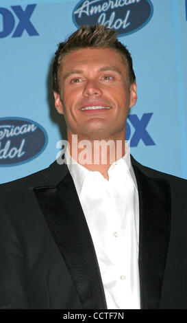 26. Mai 2004 - Hollywood, Kalifornien, US - K37538EG. DSDS FINALE-PRESSROOM IM KODAK THEATRE HOLLYWOOD UND HIGHLAND, HOLLYWOOD, CALIFORNIA.05/26/2004.  / 2004.RYAN SEACREST (Kredit-Bild: © Ed Geller/Globe Photos/ZUMAPRESS.com) Stockfoto