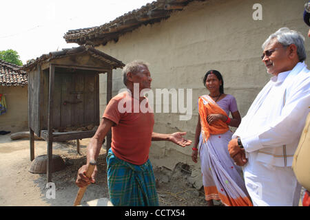 Nitish Kumar, aktuelle Hauptminister von Bihar; auf einer Straße Reise in Champaran in Nord-Bihar. Stockfoto