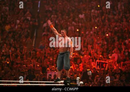 28. März 2010 - Phoenix, Arizona, USA - JOHN CENA bei WWE Wrestlemania 26. (Kredit-Bild: © Matt Roberts/ZUMA Press) Stockfoto