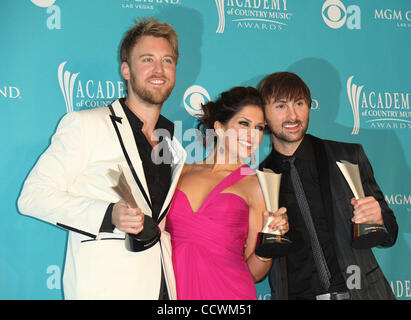 18. April 2010 statt - Las Vegas, Nevada, USA - Sängerin LADY ANTEBELLUM Ankunft an der 45th Annual Academy of Country Music Awards in der MGM Grand Garden. (Kredit-Bild: © Lisa O'Connor/ZUMA Press) Stockfoto