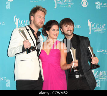 18. April 2010 statt - Las Vegas, Nevada, USA - Sängerin LADY ANTEBELLUM Ankunft an der 45th Annual Academy of Country Music Awards in der MGM Grand Garden. (Kredit-Bild: © Lisa O'Connor/ZUMA Press) Stockfoto