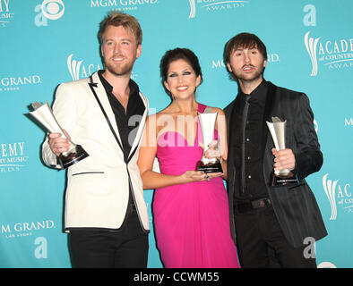 18. April 2010 statt - Las Vegas, Nevada, USA - Sängerin LADY ANTEBELLUM Ankunft an der 45th Annual Academy of Country Music Awards in der MGM Grand Garden. (Kredit-Bild: © Lisa O'Connor/ZUMA Press) Stockfoto