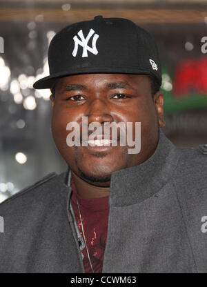 20. April 2010 - Hollywood, Kalifornien, USA - Schauspieler QUINTON AARON Ankunft in "The Losers" Los Angeles Premiere auf der Graumans Chinese Theatre statt. (Kredit-Bild: © Lisa O'Connor/ZUMA Press) Stockfoto