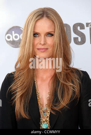 13. Mai 2010 - Westwood, Kalifornien, USA - Schauspieler REBECCA MADER Ankunft in das "Leben verloren: das letzte fest ' Party statt, in der Royce Hall, UCLA. (Kredit-Bild: © Lisa O'Connor/ZUMA Press) Stockfoto