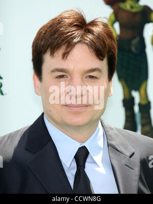 16. Mai 2010 statt - Universal City, Kalifornien, USA - Schauspieler MIKE MYERS ankommen, die "Shrek Forever After"-Los Angeles-Premiere im Gibson Amphitheatre. (Kredit-Bild: © Lisa O'Connor/ZUMA Press) Stockfoto