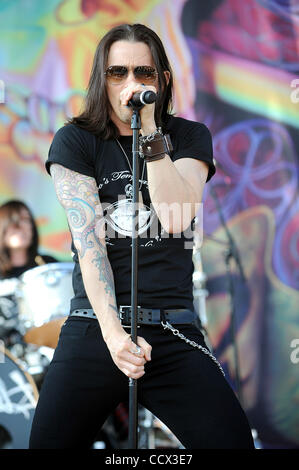 23. Mai 2010 - Columbus, Ohio; USA - Sänger MYLES KENNEDY führt live als Teil des Felsens auf dem Bereich Musik-Festival 2010.  Das vierte jährliche Festival zieht Tausende von Musikfans zu sehen eine Vielzahl von Künstler auf drei verschiedenen Bühnen an zwei Tagen an der Columbus Crew Stadium befindet sich in Oh Stockfoto