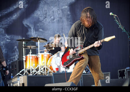 23. Mai 2010 - Columbus, Ohio; USA - führt Sänger SHAUN MORGAN von der Band Seether live als Teil des Felsens auf dem Bereich Musik-Festival 2010.  Das vierte jährliche Festival zieht Tausende von Musikfans zu sehen, eine Vielzahl von Künstler auf drei verschiedenen Bühnen an zwei Tagen bei Columbus Crew St Stockfoto