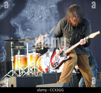 23. Mai 2010 - Columbus, Ohio; USA - führt Sänger SHAUN MORGAN von der Band Seether live als Teil des Felsens auf dem Bereich Musik-Festival 2010.  Das vierte jährliche Festival zieht Tausende von Musikfans zu sehen, eine Vielzahl von Künstler auf drei verschiedenen Bühnen an zwei Tagen bei Columbus Crew St Stockfoto