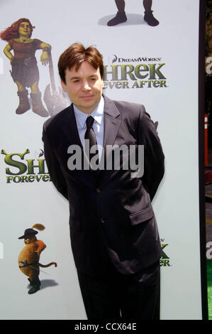 16. Mai 2010 statt - Hollywood, Kalifornien, USA - Mike Myers während der Premiere des neuen Films von Dreamworks, SHREK FOREVER AFTER, im Gibson Amphitheater am 16. Mai 2010, in Los Angeles... 2010.K64841MGE (Kredit-Bild: © Michael Germana/Globe Photos/ZUMApress.com) Stockfoto