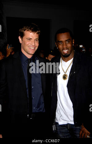 25. Mai 2010 - statt Hollywood, Kalifornien, USA - Nicholas Stoller und Sean Combs bei der Premiere des neuen Films von Universal Bilder bekommen ihn zu der griechischen, im griechischen Theatre, am 25. Mai 2010, in Los Angeles... 2010.K65086MGE (Kredit-Bild: © Michael Germana/Globe Photos/ZUMApress.com) Stockfoto