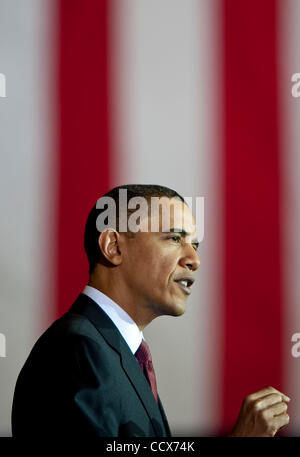 Mar 31,2010 - Andrews Air Force Base in Maryland USA - In einer Rede zur Energiesicherheit, Präsident Obama seine Pläne Mittwoch um große Schwaden des US-Küstengewässern in den Atlantischen Ozean und dem Golf von Mexiko, Öl und Erdgas bohren zu öffnen.   Obama machte diese Bemerkung bei einem Auftritt mit Inte Stockfoto