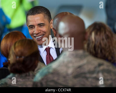 Mar 31,2010 - Andrews Air Force Base in Maryland USA - In einer Rede zur Energiesicherheit, Präsident Obama seine Pläne Mittwoch um große Schwaden des US-Küstengewässern in den Atlantischen Ozean und dem Golf von Mexiko, Öl und Erdgas bohren zu öffnen.   Obama machte diese Bemerkung bei einem Auftritt mit Inte Stockfoto