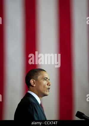 Mar 31,2010 - Andrews Air Force Base in Maryland USA - In einer Rede zur Energiesicherheit, Präsident Obama seine Pläne Mittwoch um große Schwaden des US-Küstengewässern in den Atlantischen Ozean und dem Golf von Mexiko, Öl und Erdgas bohren zu öffnen.   Obama machte diese Bemerkung bei einem Auftritt mit Inte Stockfoto