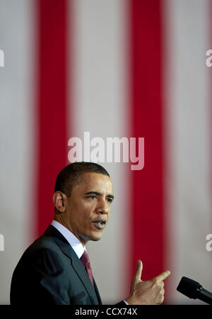 Mar 31,2010 - Andrews Air Force Base in Maryland USA - In einer Rede zur Energiesicherheit, Präsident Obama seine Pläne Mittwoch um große Schwaden des US-Küstengewässern in den Atlantischen Ozean und dem Golf von Mexiko, Öl und Erdgas bohren zu öffnen.   Obama machte diese Bemerkung bei einem Auftritt mit Inte Stockfoto