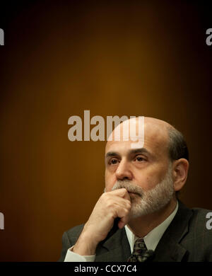 Apr 14,2010 - Washington, District Of Columbia USA - Ben S. Bernanke, Vorsitzender, Vorstand der Gouverneure, Federal Reserve System bezeugt vor der gemeinsamen wirtschaftlichen Ausschuss-Sitzung vom wirtschaftlichen Aussichten am Mittwoch. (Kredit-Bild: © Pete Marovich/ZUMA Press) Stockfoto