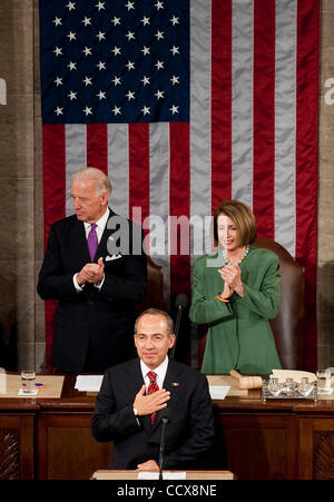 20. Mai 2010 Adressen - Washington, District Of Columbia, USA, - mexikanischen Präsidenten Felipe Calderon Gesetzgeber während ein gemeinsamen Sitzung des Kongresses in der Haus-Kammer am Donnerstag. (Kredit-Bild: © Pete Marovich/ZUMA Press) Stockfoto