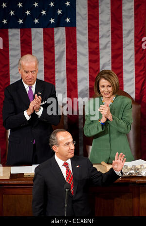 20. Mai 2010 Adressen - Washington, District Of Columbia, USA, - mexikanischen Präsidenten Felipe Calderon Gesetzgeber während ein gemeinsamen Sitzung des Kongresses in der Haus-Kammer am Donnerstag. (Kredit-Bild: © Pete Marovich/ZUMA Press) Stockfoto