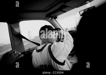 4. Mai 2010 - fährt Moses Lake, Washington, USA - DYLAN, eine prospektive Mitglied der Bande der 'Marijuanos', Moses Lake, mit anderen Gangstern. (Kredit-Bild: © Mike Kane/zReportage.com/ZUMAPRESS.com) Stockfoto