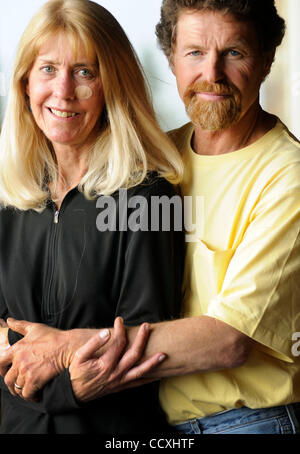 8. April 2010 - Hayden, Idaho, USA - Maria und Mike Suitter sind Mitglieder des Gesundheitswesens teilen Minisitry, Samariter Ministerien, Religeous Co-op monatlich, deren Teilnehmer bezahlen die im Gegenzug andere Mitglieder Arztrechnungen unterstützt. Die Suitters, wer Hayden, Idaho bewohnen, erhielten beide Zehntausende Stockfoto