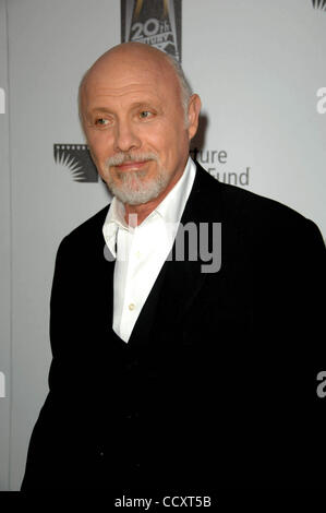 1. Mai 2010 - Los Angeles, Kalifornien, USA - HECTOR ELIZONDO besucht die 5. jährlichen '' eine feine Romanze '' Gala Held in den 20th Century Fox Studios In Los Angeles CA profitieren.  01.05.10. 2010.K64710LONG (Kredit-Bild: © D. Long/Globe Photos/ZUMApress.com) Stockfoto