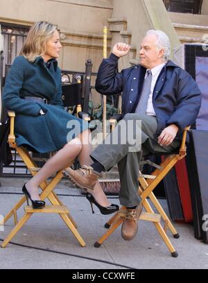 17. März 2010 - New York, New York, USA - Schauspielerin SHARON STONE auf dem Film set für die TV-Serie "Law &amp; Order: Special Victims Unit befindet sich in Harlem. (Kredit-Bild: © Nancy Kaszerman/ZUMA Press) Stockfoto