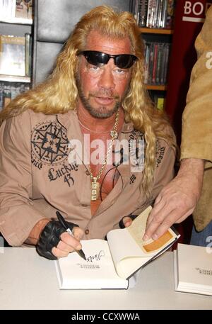 19. März 2010 - New York, New York, USA - DUANE CHAPMAN aka "Dog the Bounty Hunter" sein neues Buch fördert "Wo Barmherzigkeit ist Barmherzigkeit gezeigt" statt im Grenzen Bücher Wall Street. (Kredit-Bild: © Nancy Kaszerman/ZUMA Press) Stockfoto