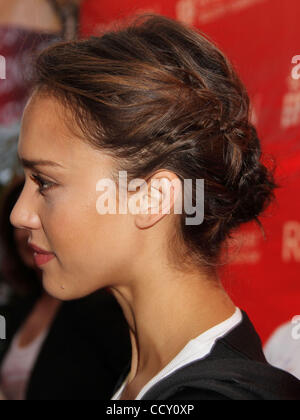 Schauspielerin JESSICA ALBA besucht die 13. jährliche EIF Revlon Run / Walk für Frauen statt auf dem Times Square. Stockfoto