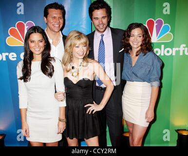 (L-R) Darsteller OLIVIA MUNN, MARY ELIZABETH ELLIS, CHRISTINE WOODS, HAYES MACARTHUR und DAVID WALTON besuchen die NBC im Voraus im New York Hilton Hotel. Stockfoto