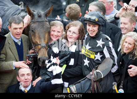 Mcc0021383 Paddy Brennan auf kaiserliche Commabder, Gewinner Cheltenham Festival Gold Cup 2010. 19.03.2010 Stockfoto