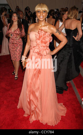 3. Mai 2010 - New York, NY, USA - Blige an der MET Costume Institute Gala Benefit - 2010 (Kredit-Image: © Dan Herrick-KPA/Dan Herrick/ZUMA Press) Stockfoto