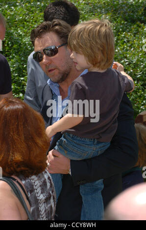 Schauspieler Russell Crowe besucht 'Robin Hood'-Fototermin am Palais Des Festivals. Stockfoto