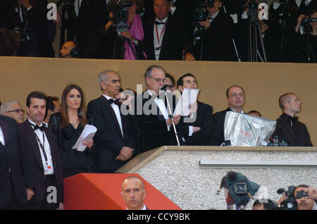 Französische Kulturminister Frédéric Mitterrand besucht die "Sie werden treffen A Tall Dark Stranger"... Stockfoto