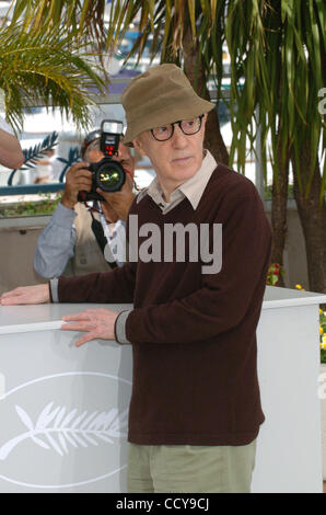 Autor/Regisseur Woody Allen besucht die "Sie werden treffen A Tall Dark Stranger" Photocall Stockfoto