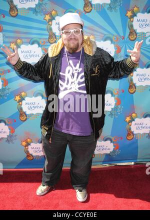 14. März 2010 - Los Angeles, Kalifornien, USA - STEPHEN GLICKMAN an A Tag am Santa Monica Pier für die Make-A-Wish Foundation Kindern und ihren Familien zu helfen. (Kredit-Bild: © Paul Fenton/ZUMA Press) Stockfoto