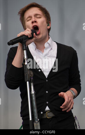 Patrick Stump führt am 40.-Erde-Tag-Jahr-Feier und Gratis-Konzert auf der Mall in Washington, DC, 25. April 2010. Rednern zählten Mitglieder des Kongresses, sowie Aktivisten und Auftritte von Sänger John Legend und britischen Rocker, Sting. Foto von Mannie Garcia Stockfoto